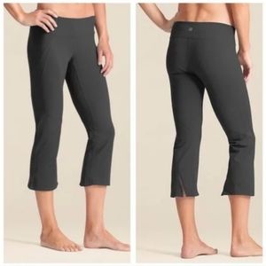 Athleta Black Ananda Slit Back Hem Capri Leggings